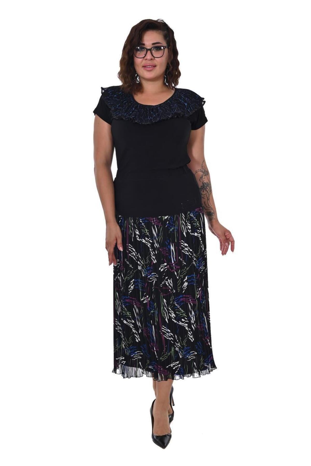 Plus Size Abstract-Print Pleated Chiffon Skirt in Multicolour on black – additional product view