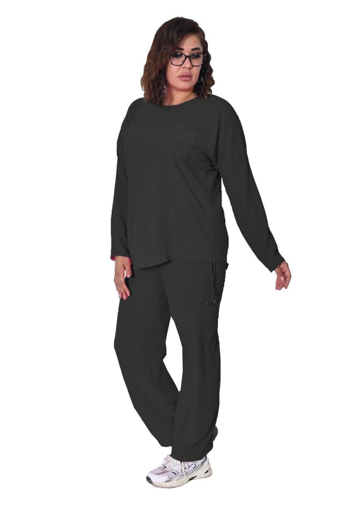 Plus Size Long-Sleeve Embellished Tracksuit in Black – Lady Fancy wholesale size pack