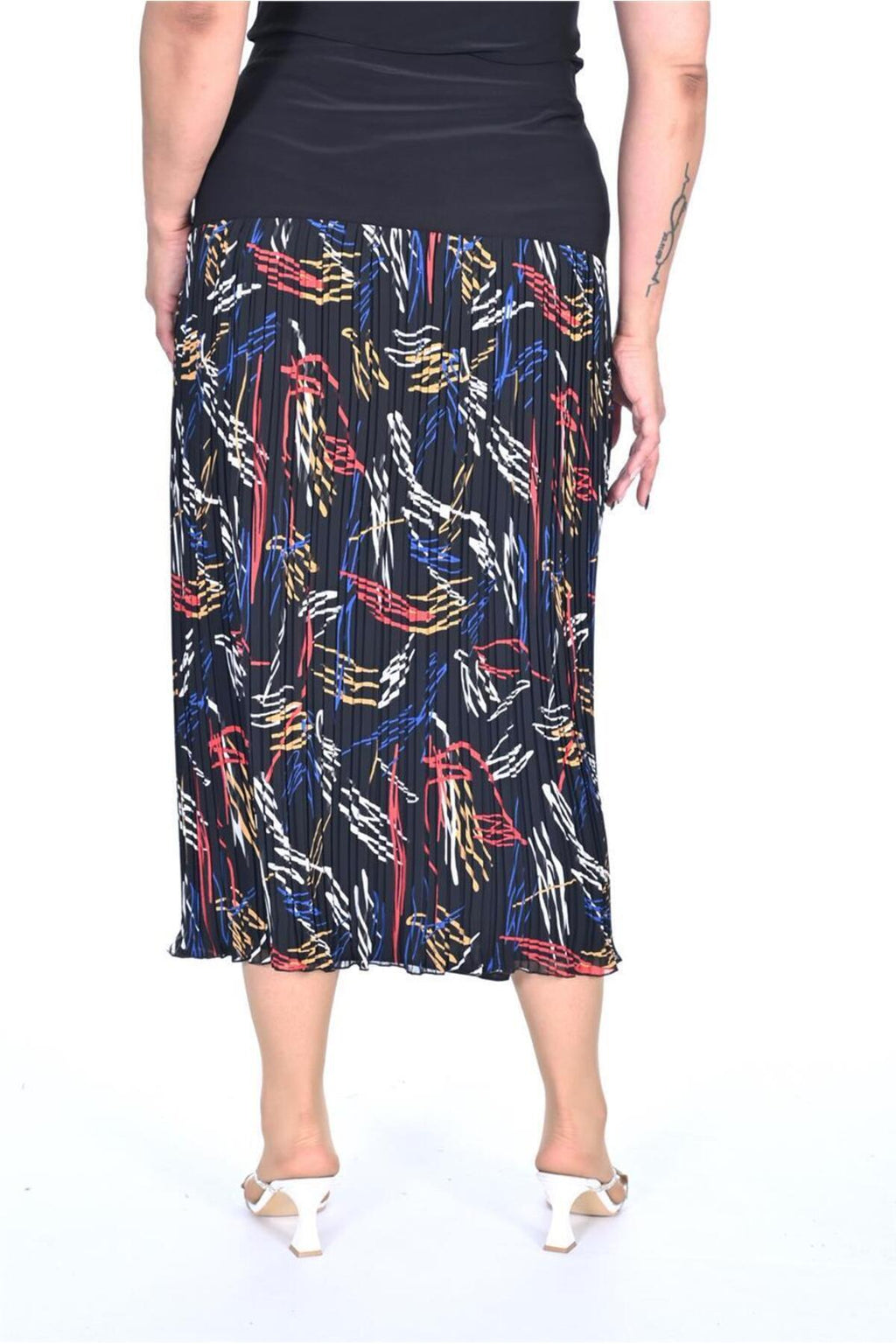 Plus Size Abstract-Print Pleated Chiffon Skirt in Multicolour on a dark base – additional product view