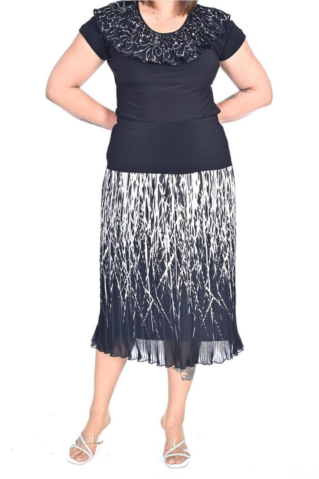 Plus Size Monochrome Branch-Print Chiffon Skirt in Black with light branch print – Lady Fancy wholesale size pack