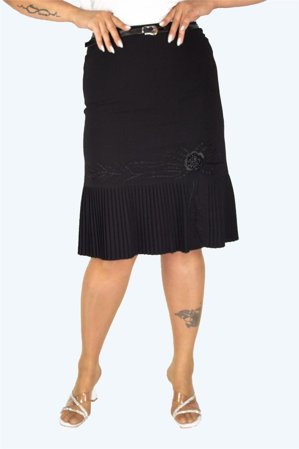 Plus Size Floral Embroidered Pleated-Hem Skirt in Black – Lady Fancy wholesale size pack