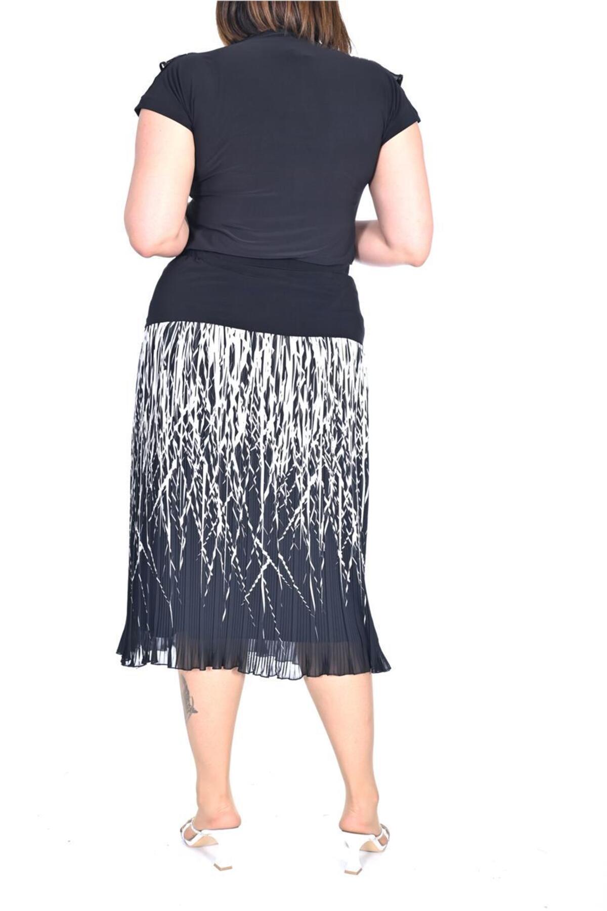 Plus Size Monochrome Branch-Print Chiffon Skirt in Black with light branch print – additional product view