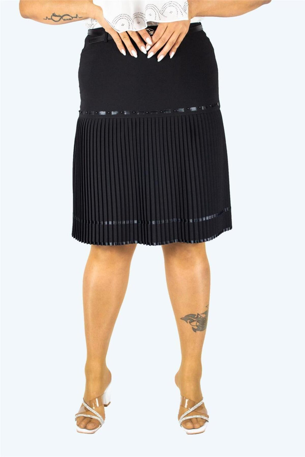 Plus Size Pearl-Detail Pleated-Hem Skirt in Black – Lady Fancy wholesale size pack