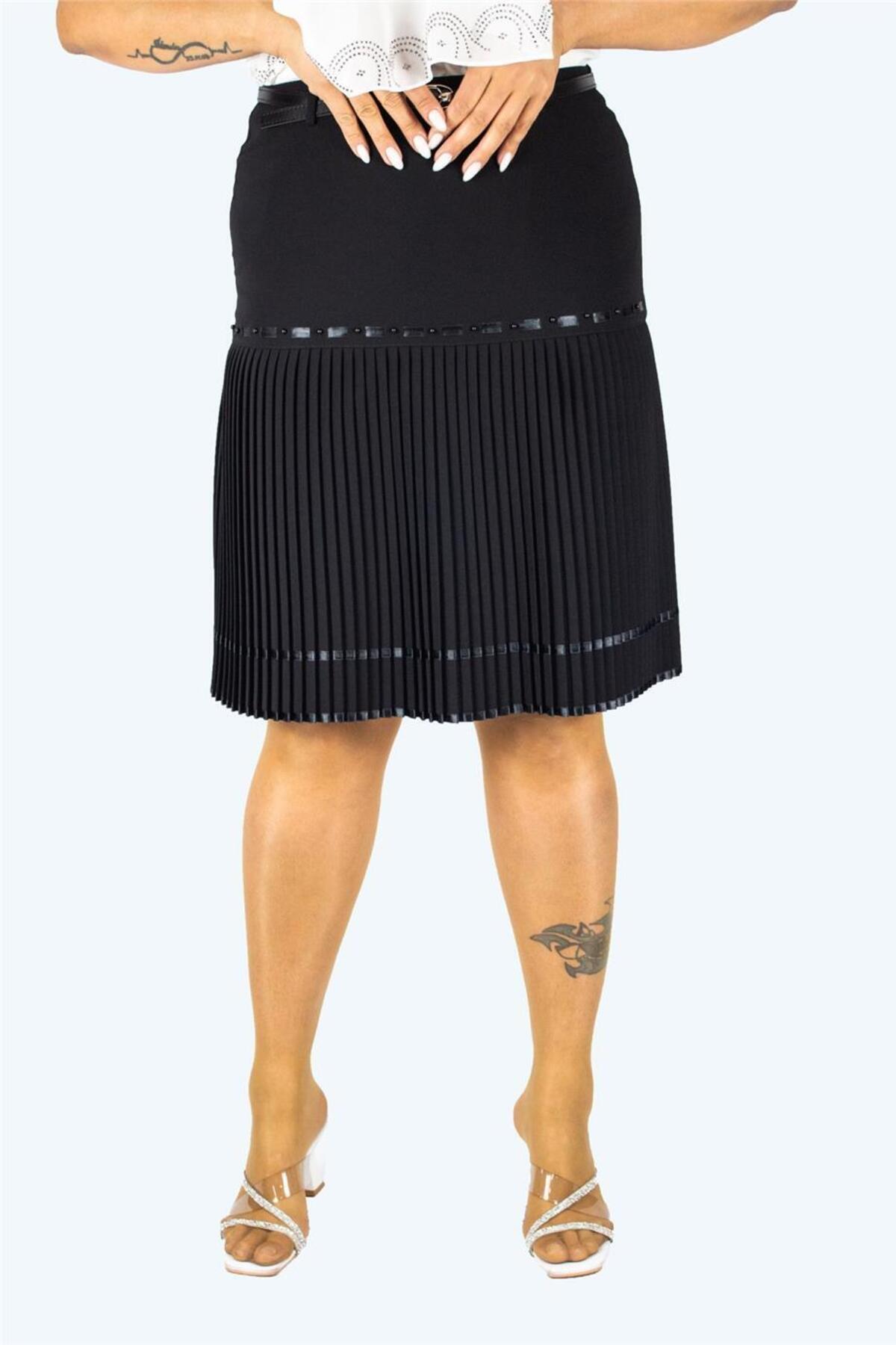 Plus Size Pearl-Detail Pleated-Hem Skirt in Black – Lady Fancy wholesale size pack