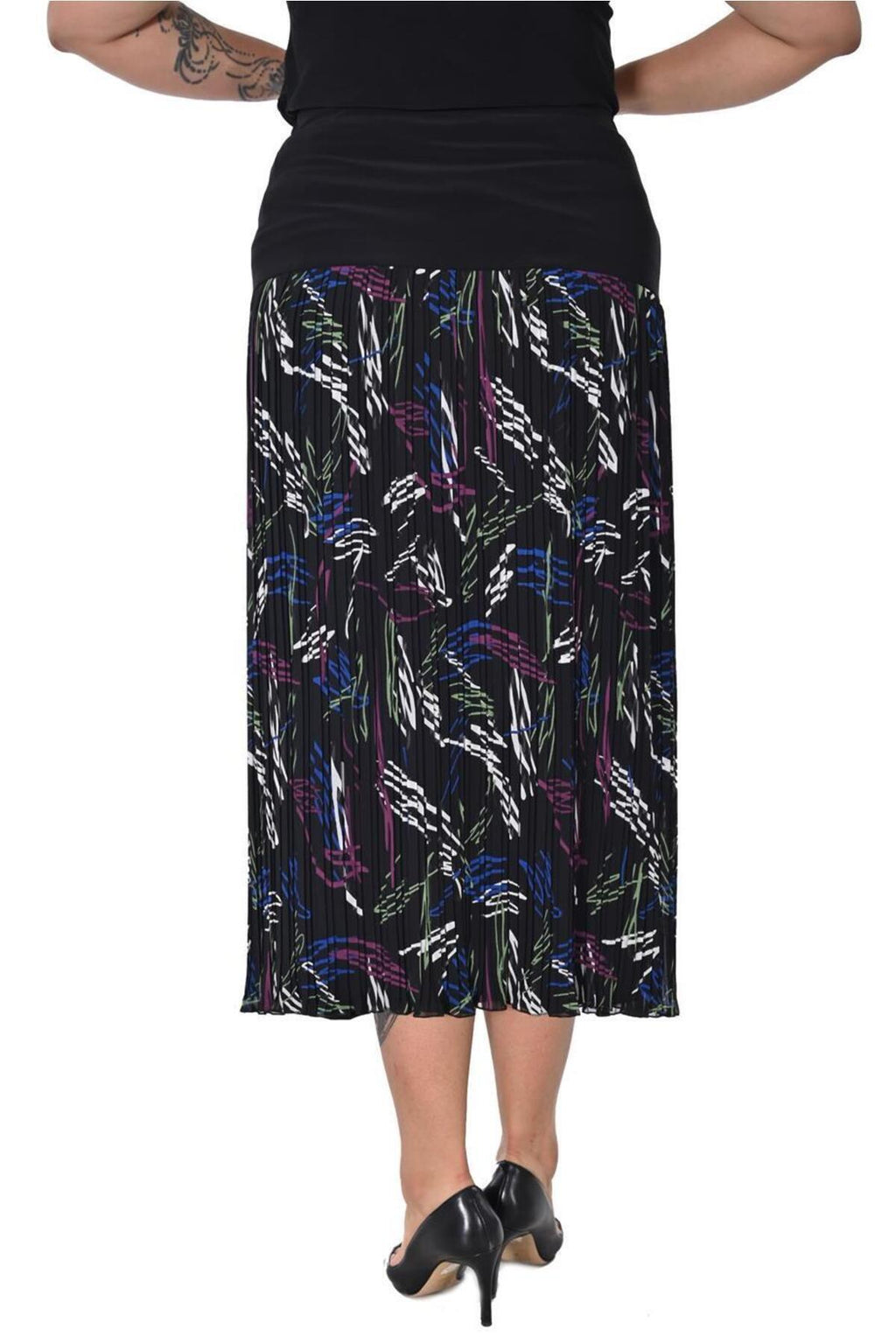 Plus Size Abstract-Print Pleated Chiffon Skirt in Multicolour on black – additional product view
