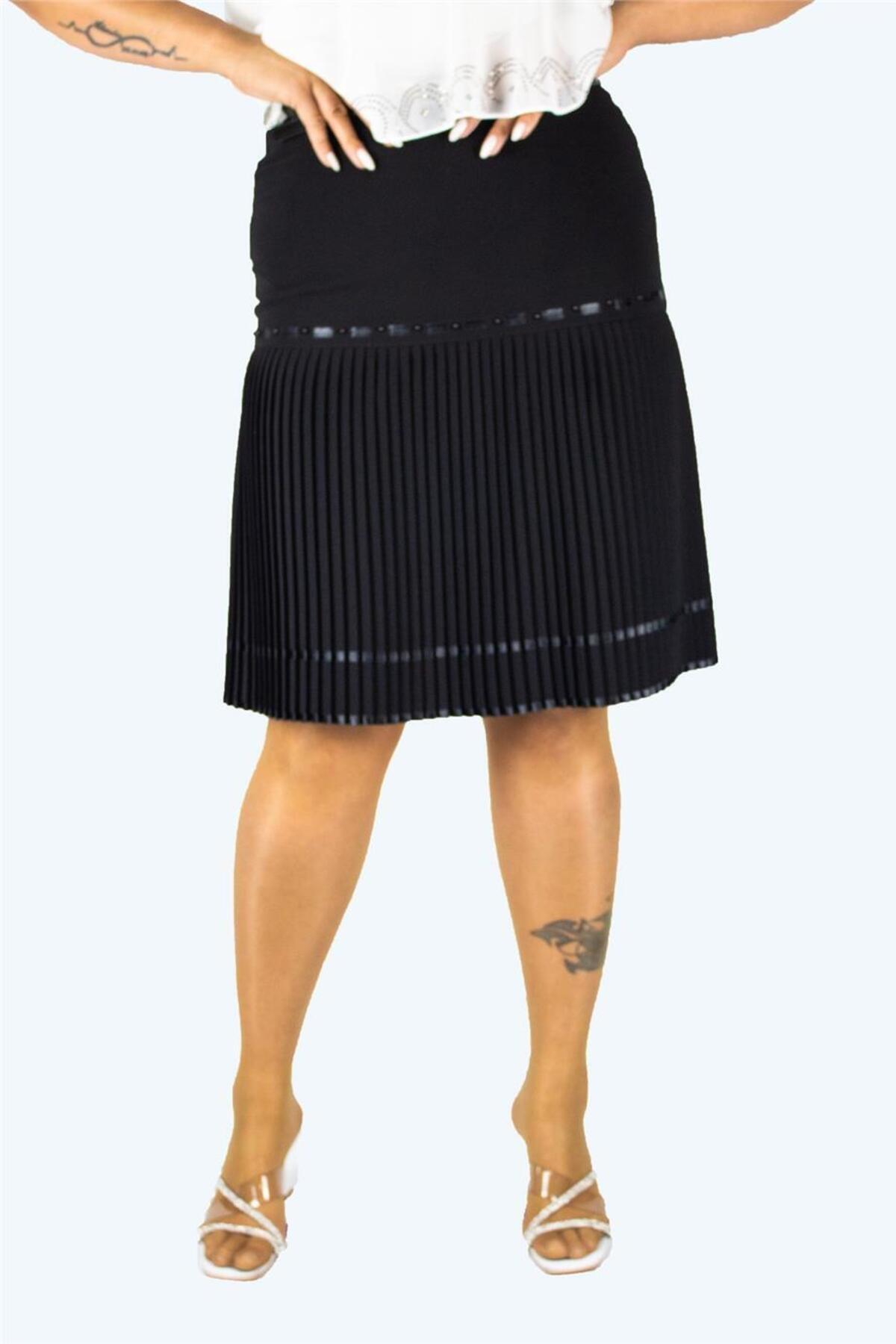 Plus Size Pearl-Detail Pleated-Hem Skirt in Black – additional product view