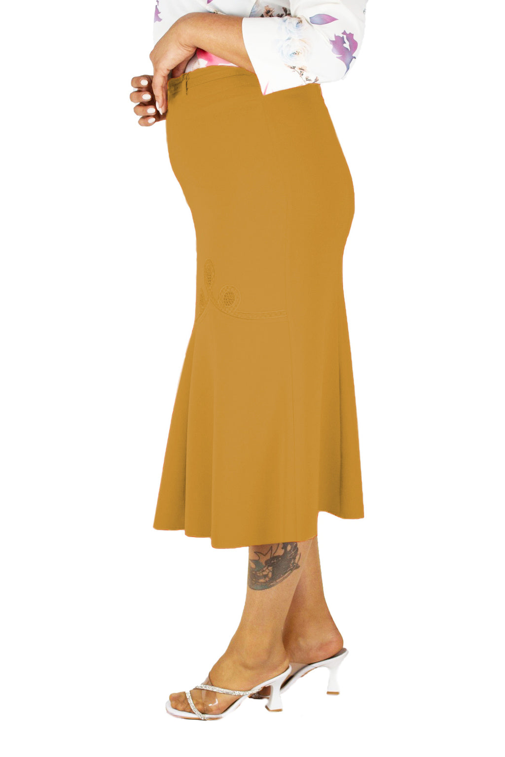 Plus Size Embroidered Fishtail Midi Skirt in Gold – additional product view