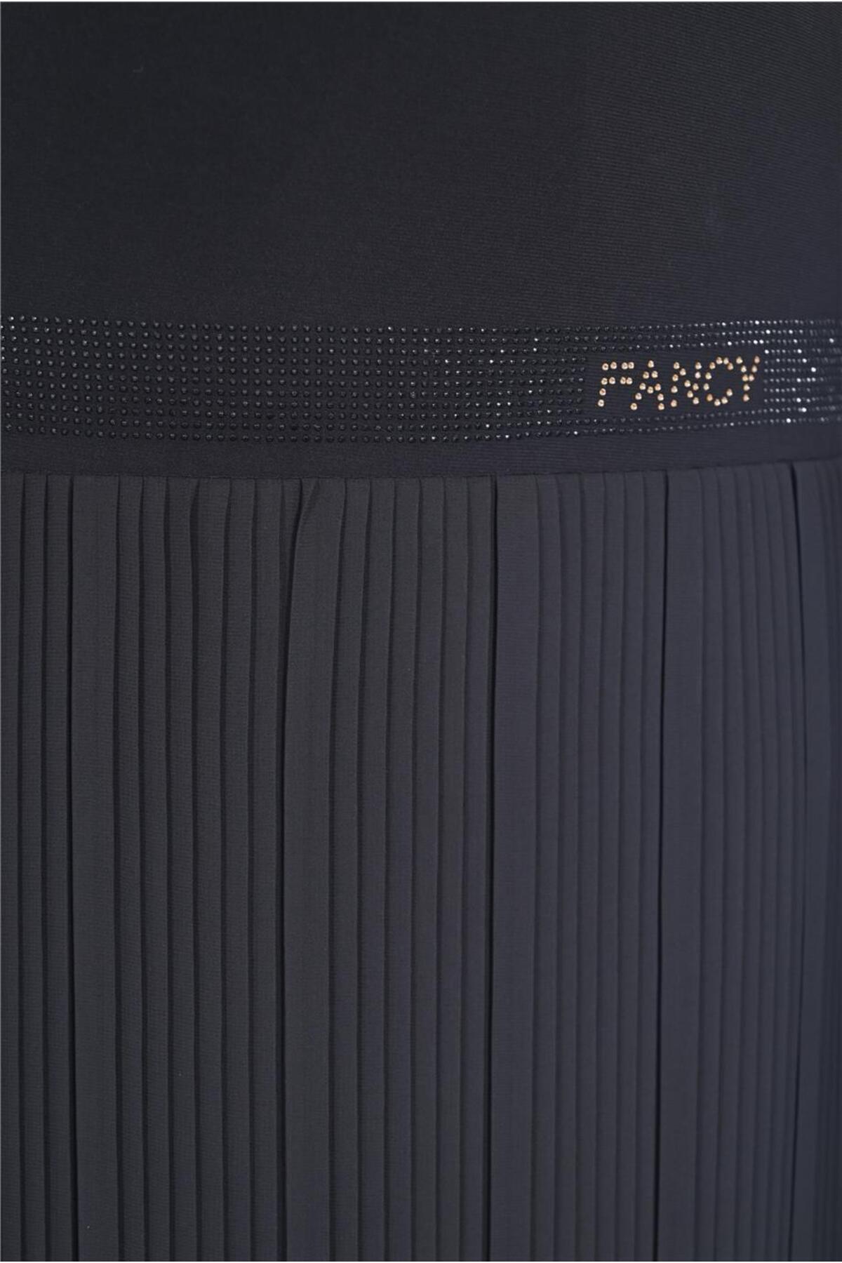 Plus Size Embellished Band Pleated Chiffon Skirt in Black – additional product view