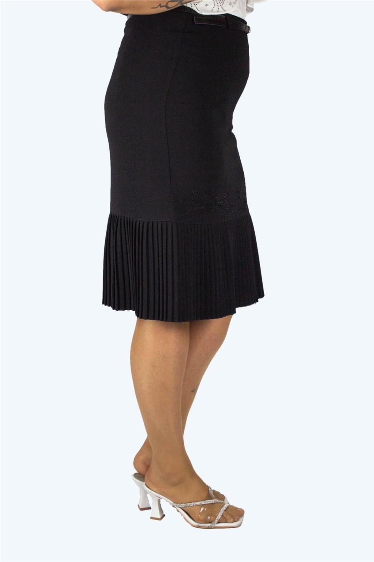 Plus Size Floral Embroidered Pleated-Hem Skirt in Black – additional product view