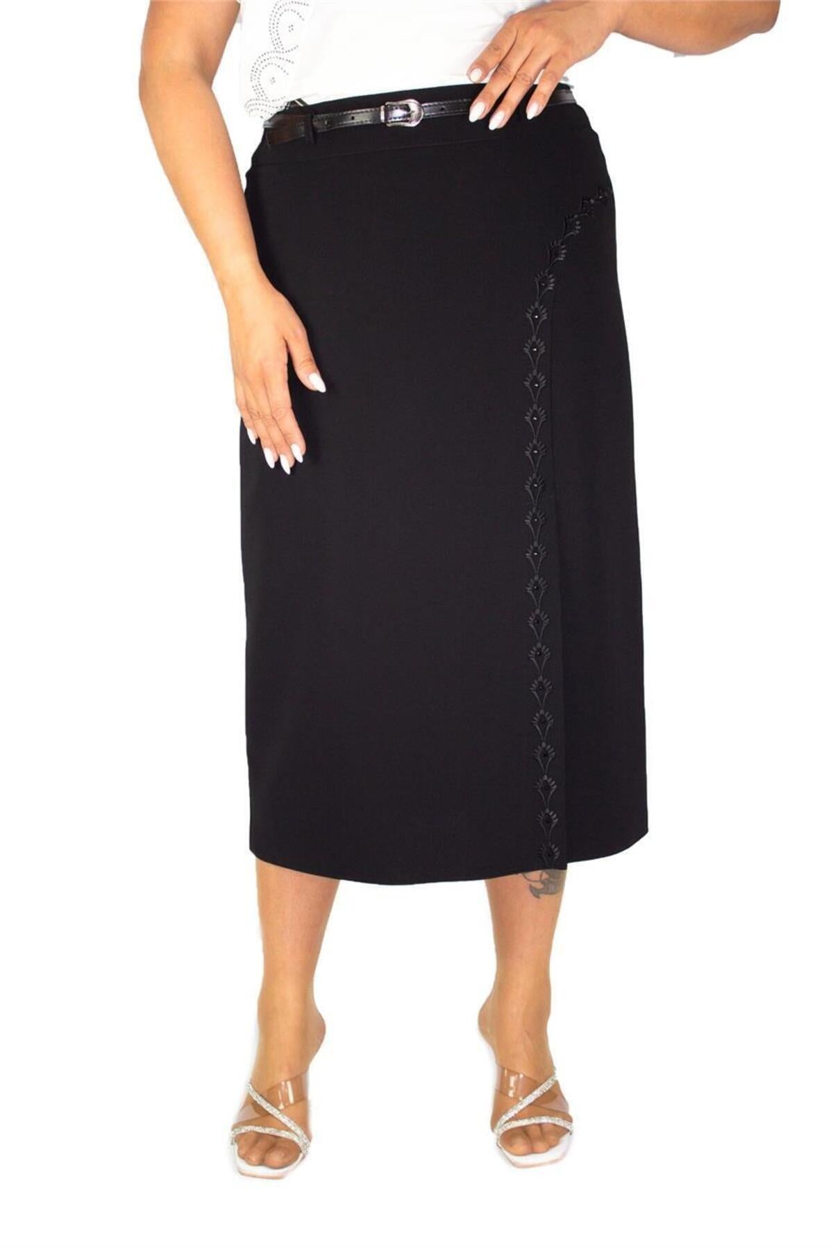 Plus Size Embellished Single-Pleat Midi Skirt in Black – Lady Fancy wholesale size pack