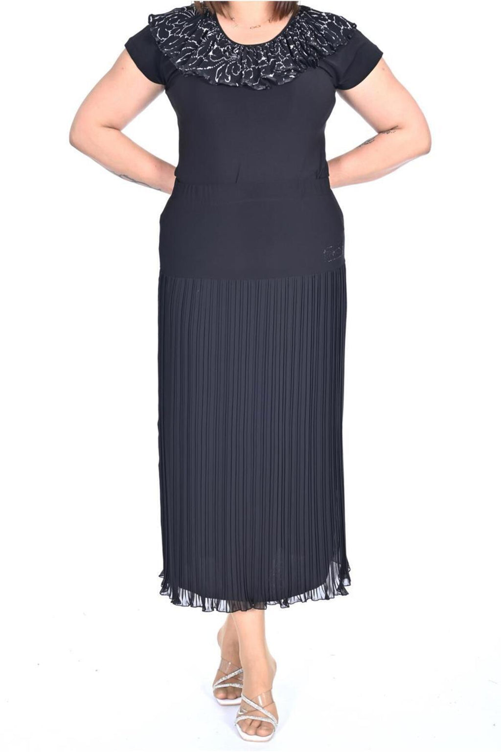 Plus Size Embellished Lettering Pleated Chiffon Skirt in Black – Lady Fancy wholesale size pack