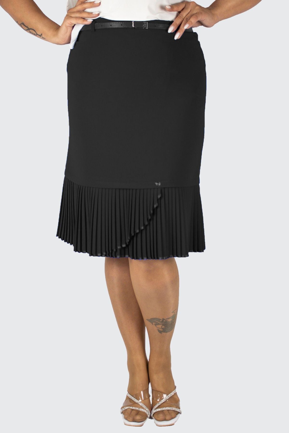 Plus Size Embellished Fine-Pleat Hem Skirt in Black – Lady Fancy wholesale size pack