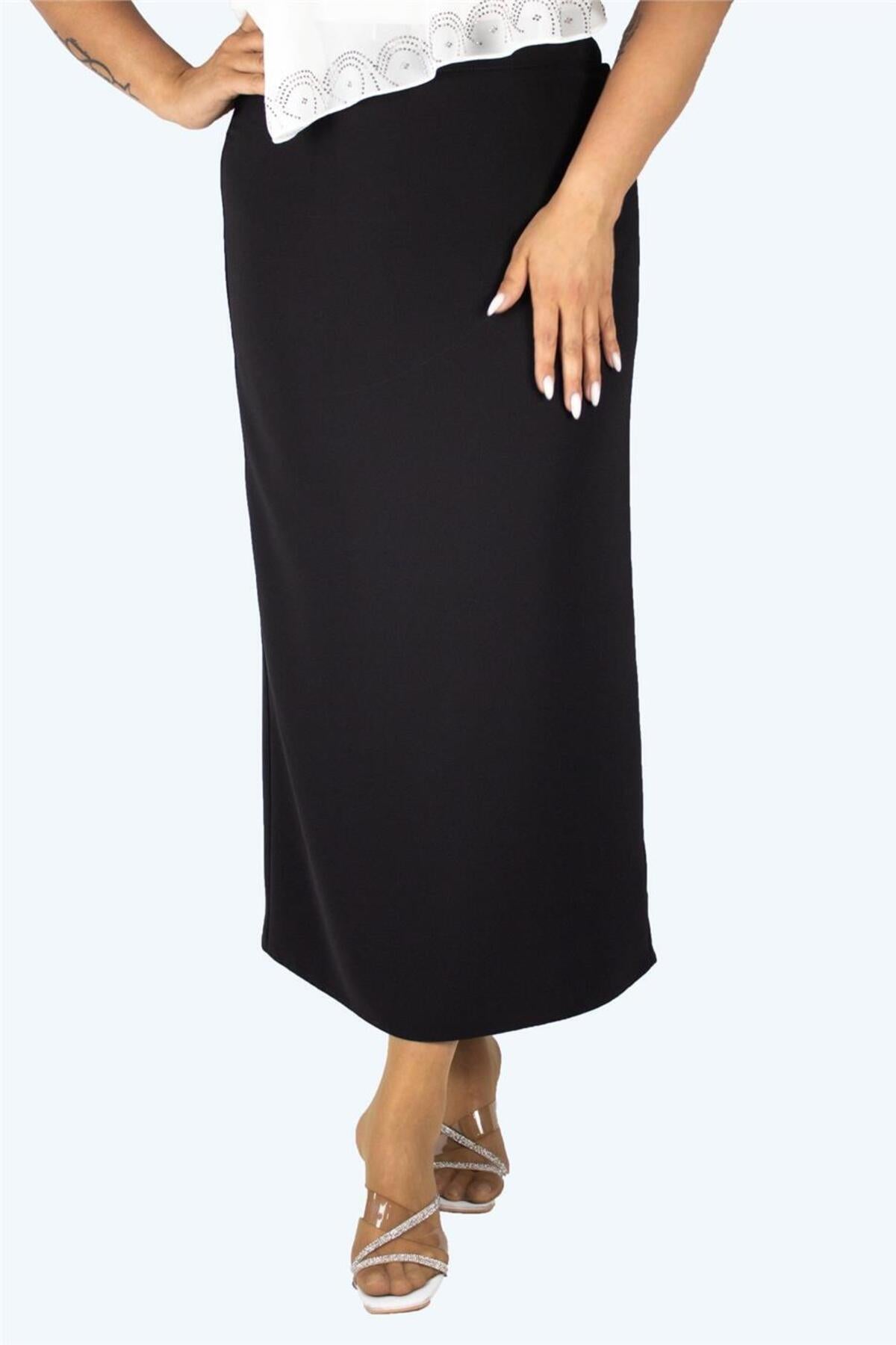 Plus Size Classic Straight Skirt in Black – additional product view