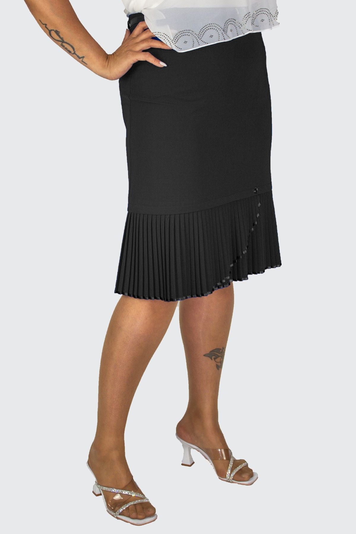 Plus Size Embellished Fine-Pleat Hem Skirt in Black – additional product view