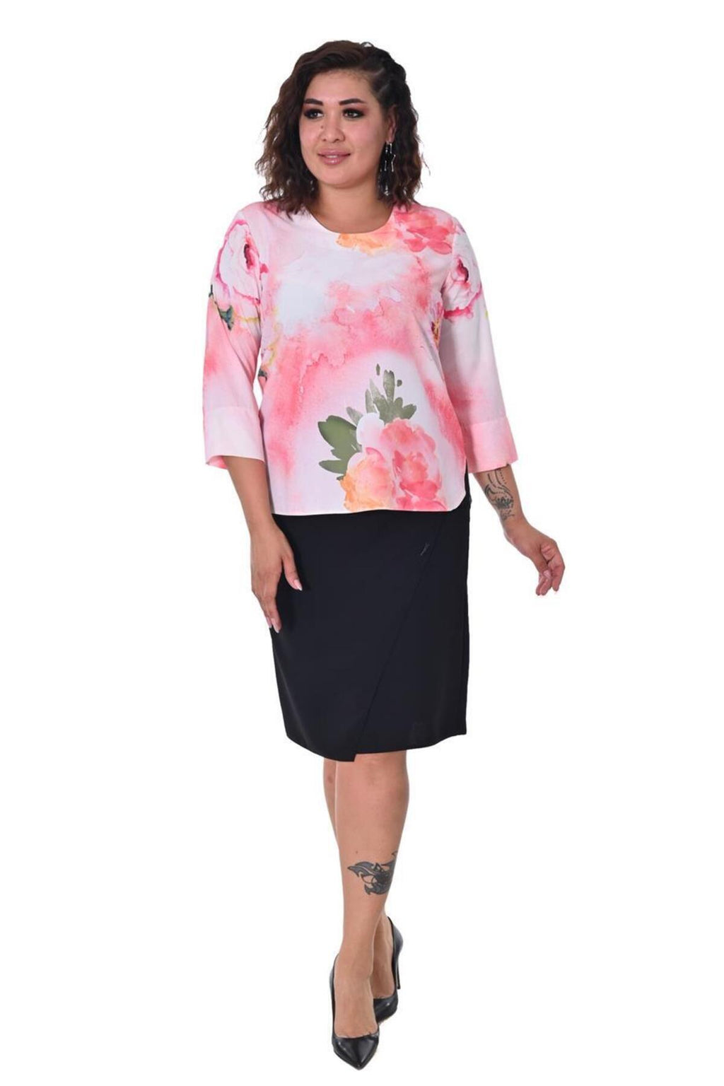 Plus Size Floral Three-Quarter Sleeve Blouse in Pink floral print – additional product view