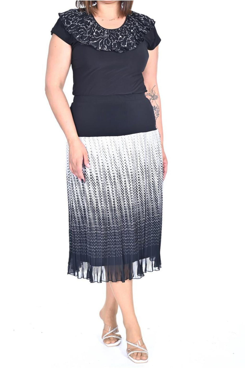 Plus Size Graduated Dot-Print Chiffon Skirt in Black and white graduated print – Lady Fancy wholesale size pack