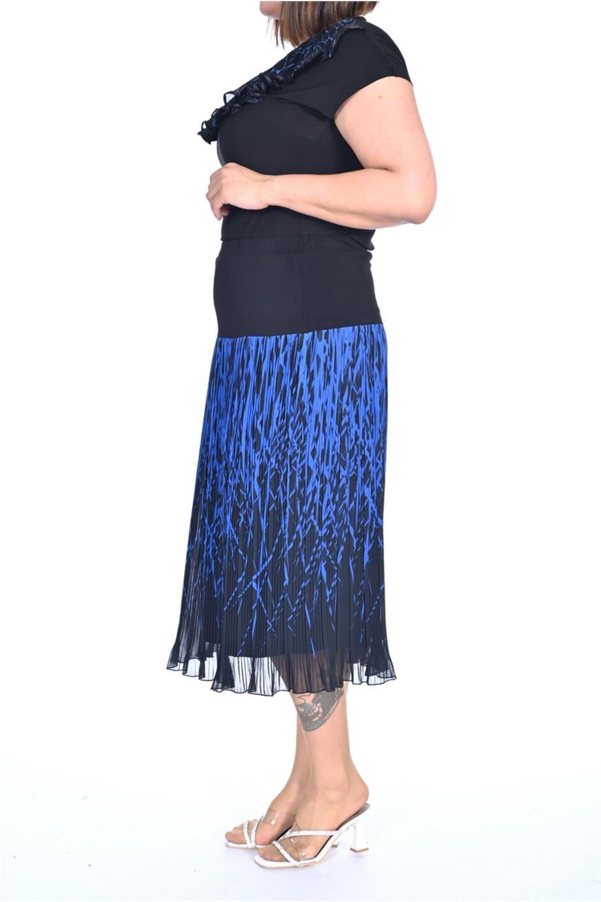 Plus Size Blue Branch-Print Pleated Chiffon Skirt in Blue print over a dark base – additional product view