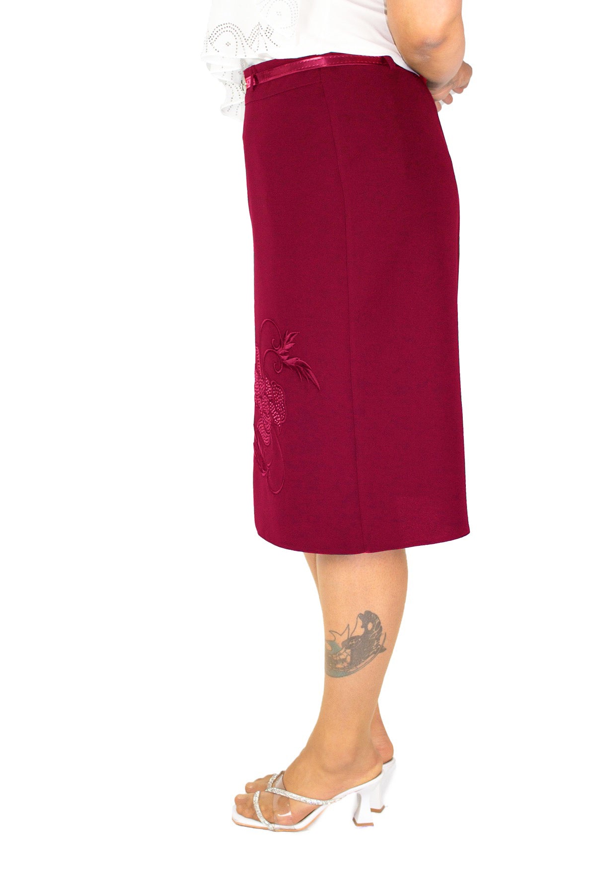 Plus Size Floral Embellished Straight Skirt in Burgundy – additional product view
