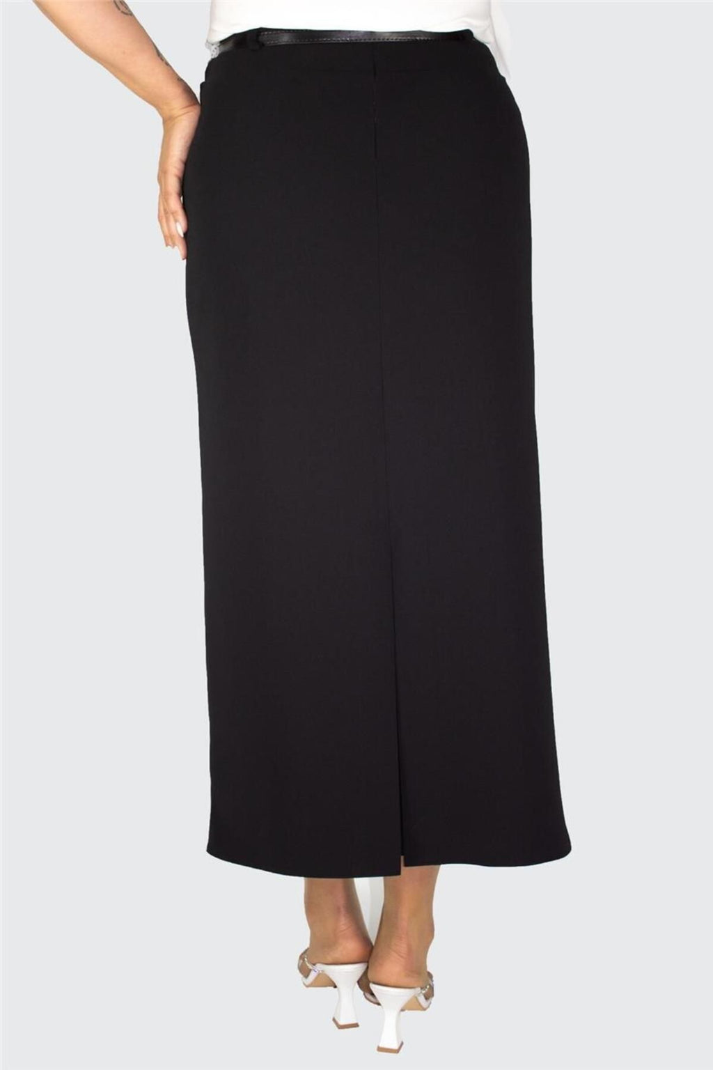 Plus Size Classic Straight Skirt in Black – additional product view