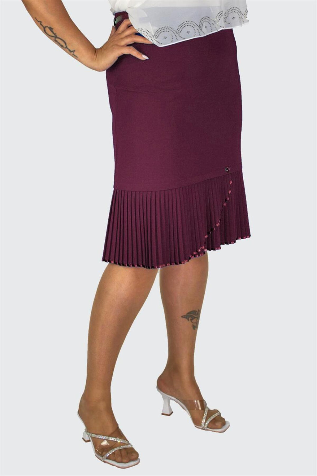 Plus Size Embellished Fine-Pleat Hem Skirt in Burgundy – additional product view