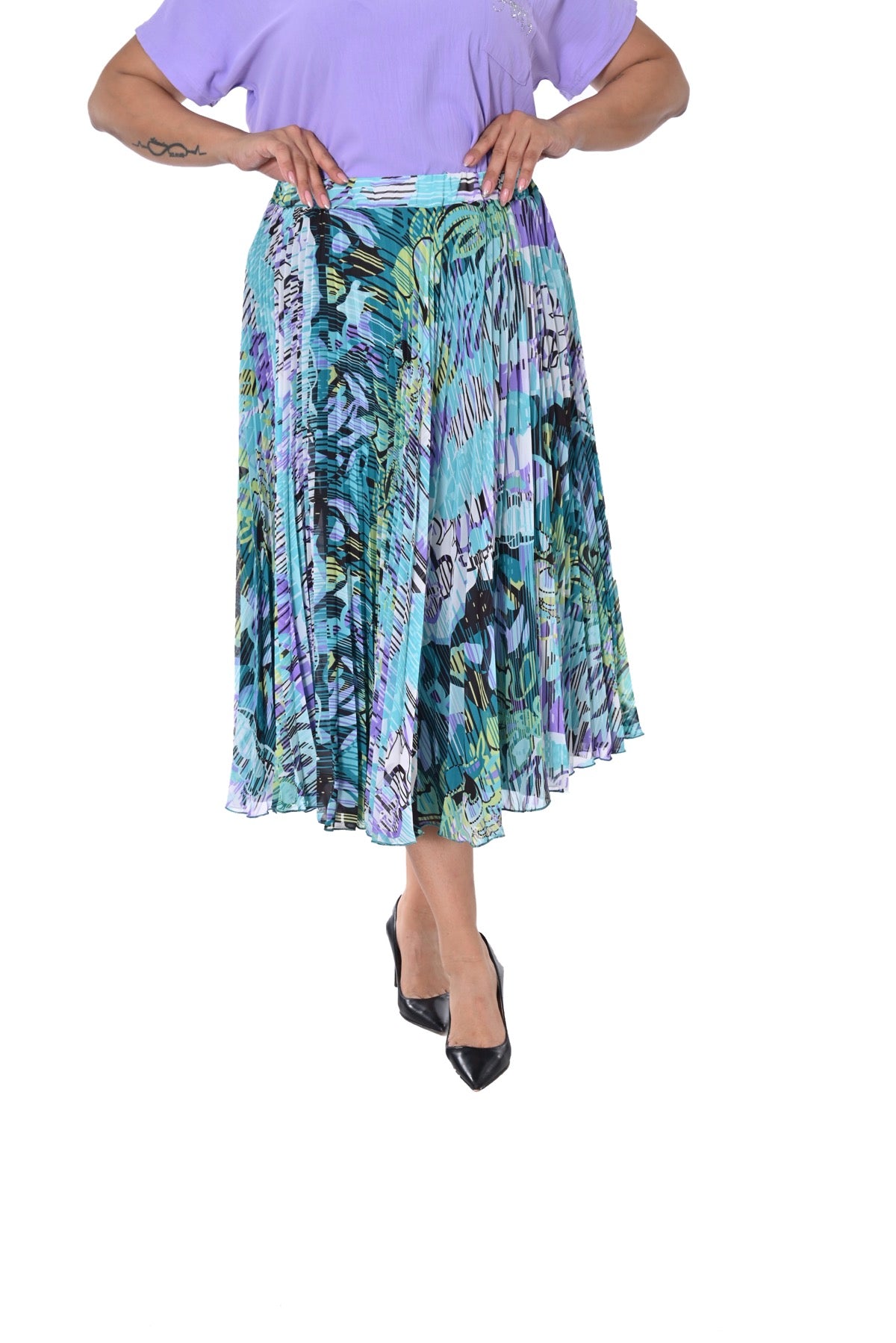 Plus Size Botanical Pleated Chiffon Skirt in Green and blue multicolour print – Lady Fancy wholesale size pack